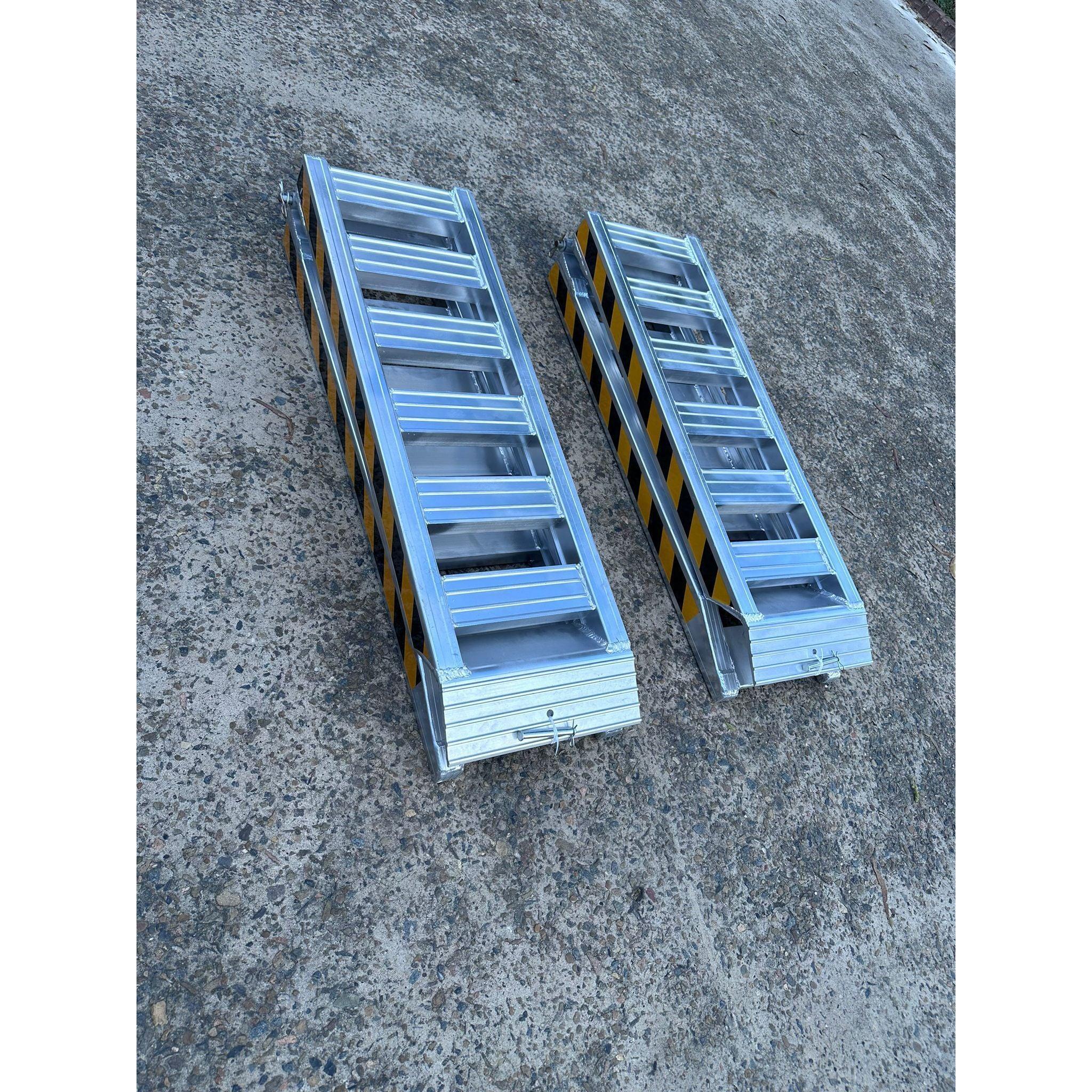 1-Tonne 2.5m x 450mm Folding Aluminium Loading Ramps