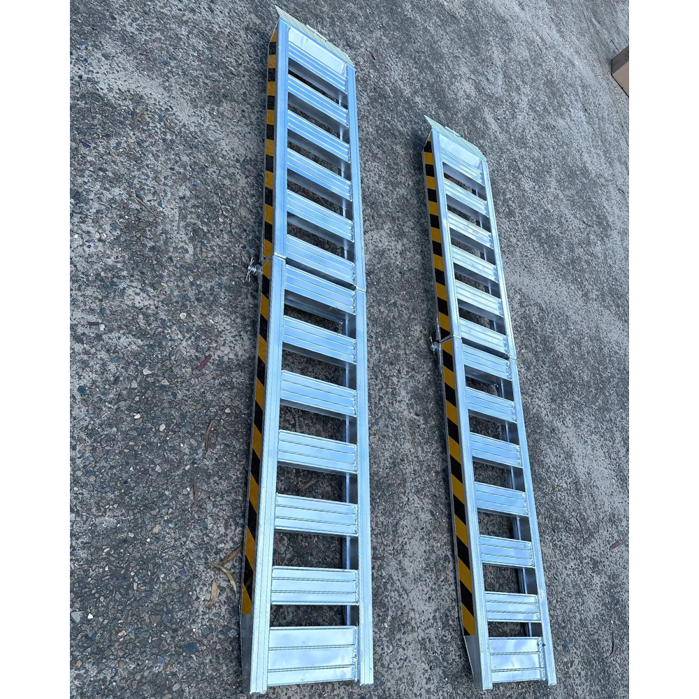 1-Tonne 2.5m x 450mm Folding Aluminium Loading Ramps