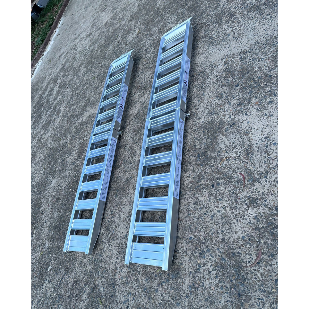 1-Tonne 2m x 450mm Folding Aluminium Loading Ramps