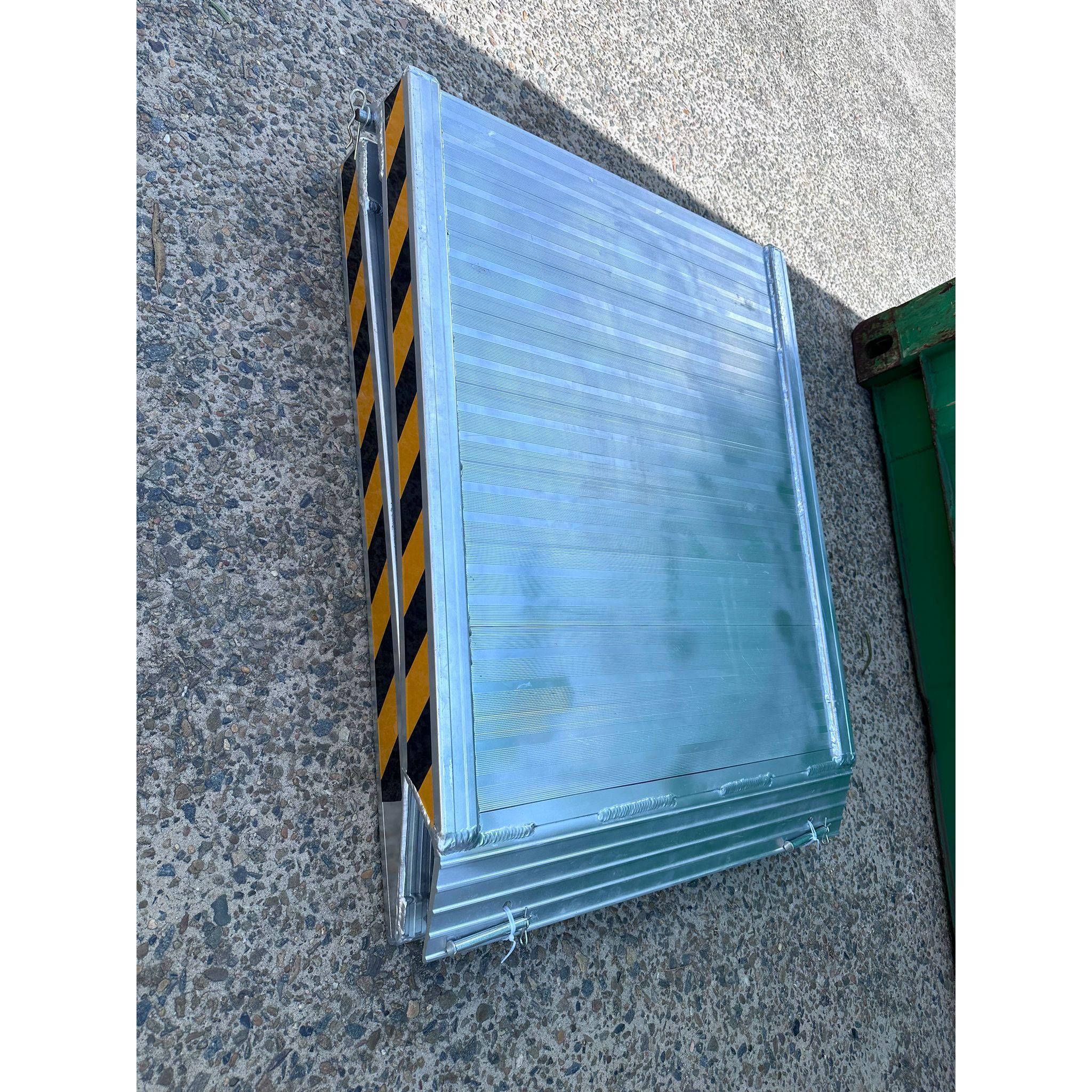 2.1M x 800mm 400kg Folding Walk Ramps
