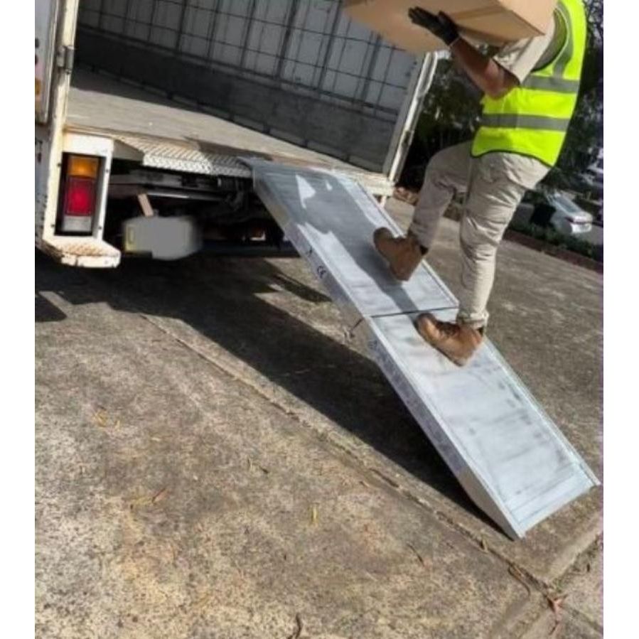 2.1M x 800mm 400kg Folding Walk Ramps