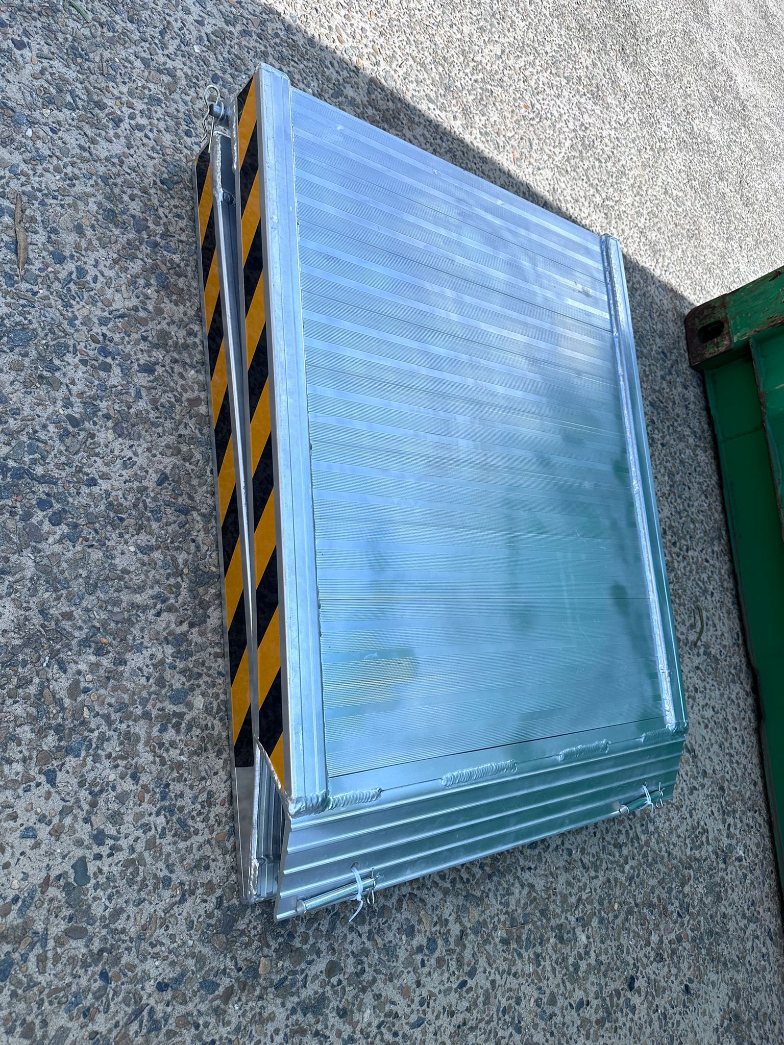 2.5m x 1000mm 400kg Folding Walk Ramps