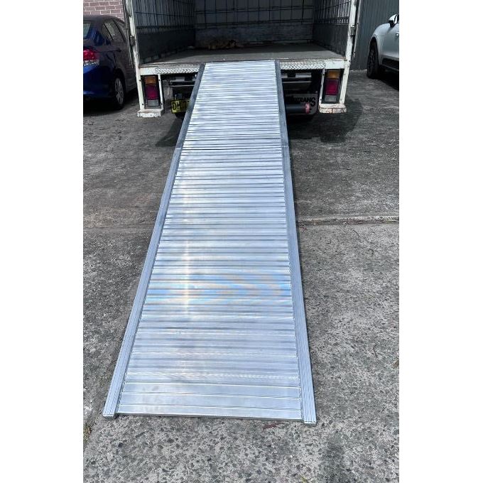 4m x 800mm 400kg Folding Walk Ramps