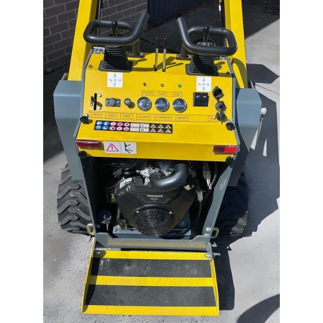 Fossa Mini Loader Skid Steer M23 - Briggs & Stratton Engine