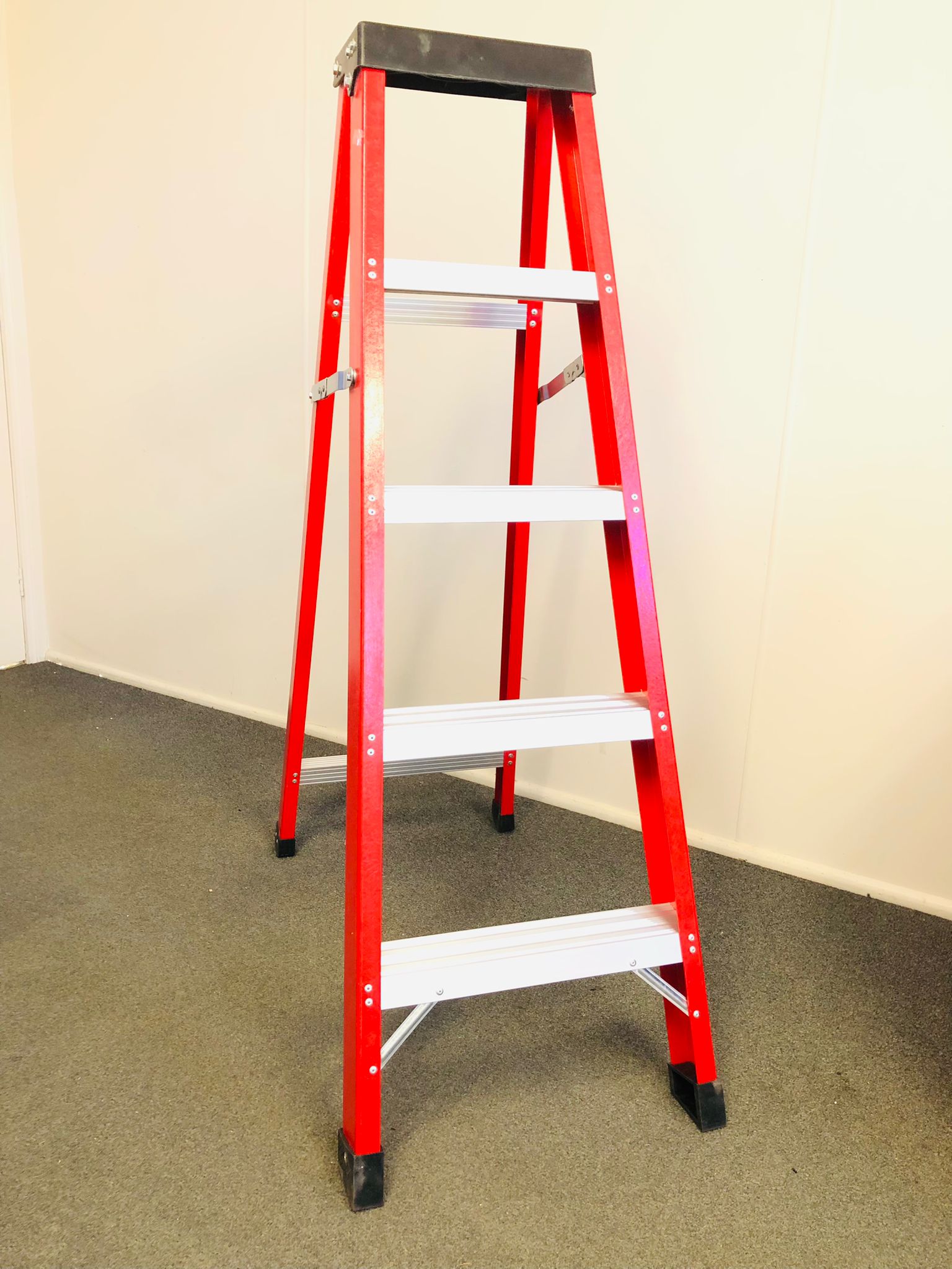 Industrial Fibreglass Step Ladder (Single Sided)