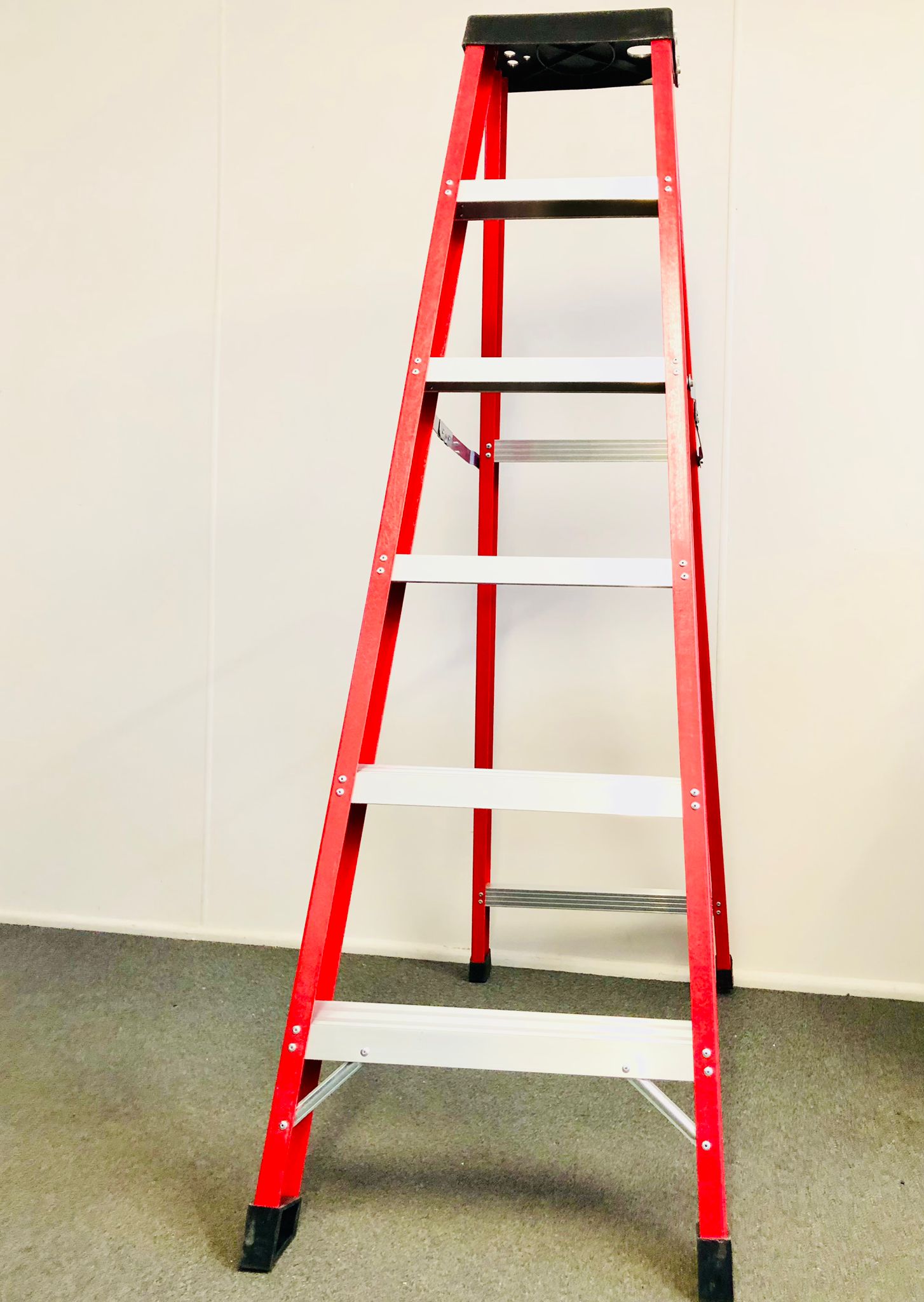Industrial Fibreglass Step Ladder (Single Sided)