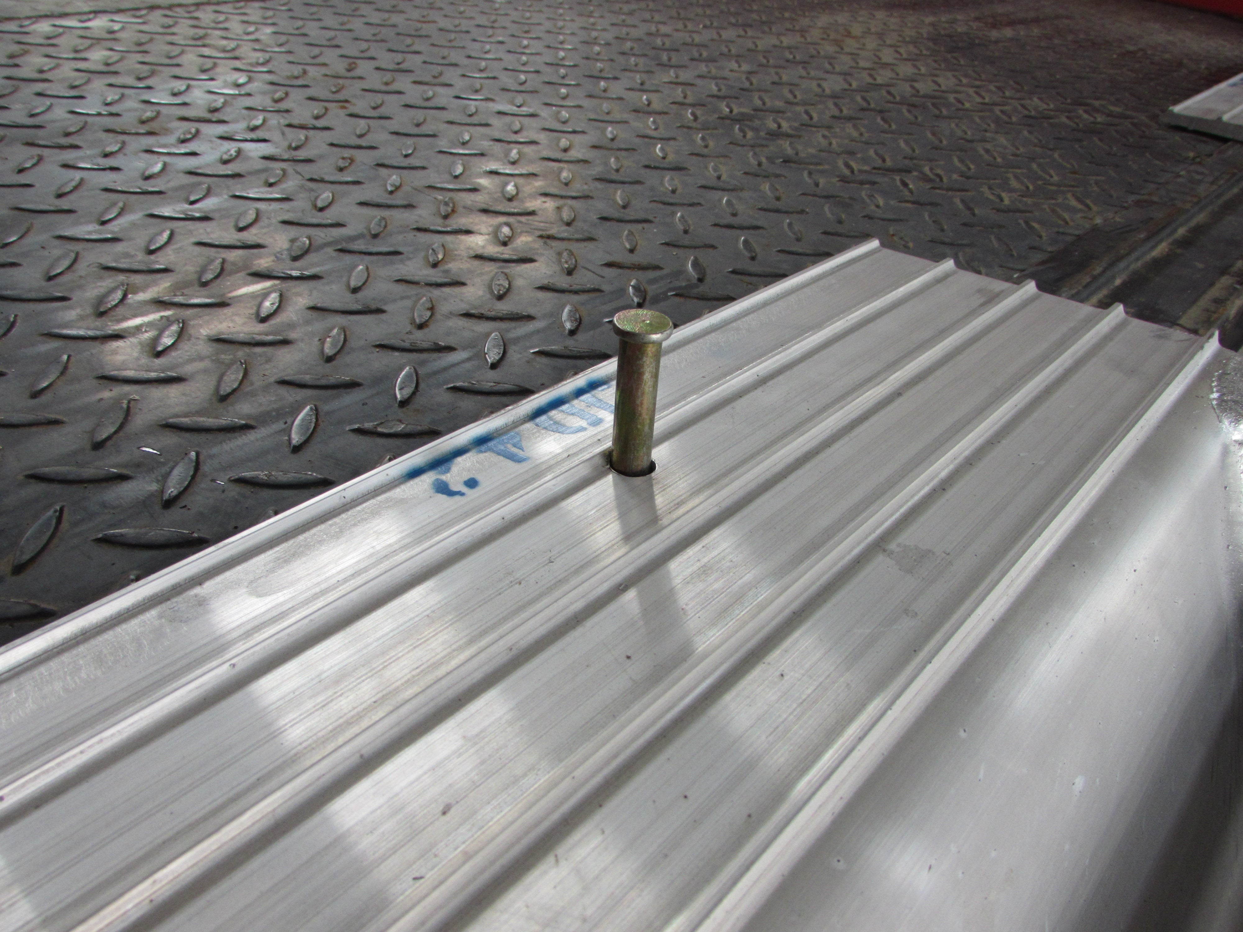 3-Tonne 2.9m x 420mm Aluminium Loading Ramps