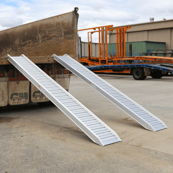 2-Tonne 3.2m x 420mm Aluminium Loading Ramps