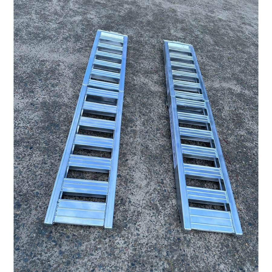 1-Tonne 2.5m x 450mm Folding  Aluminium Loading Ramps