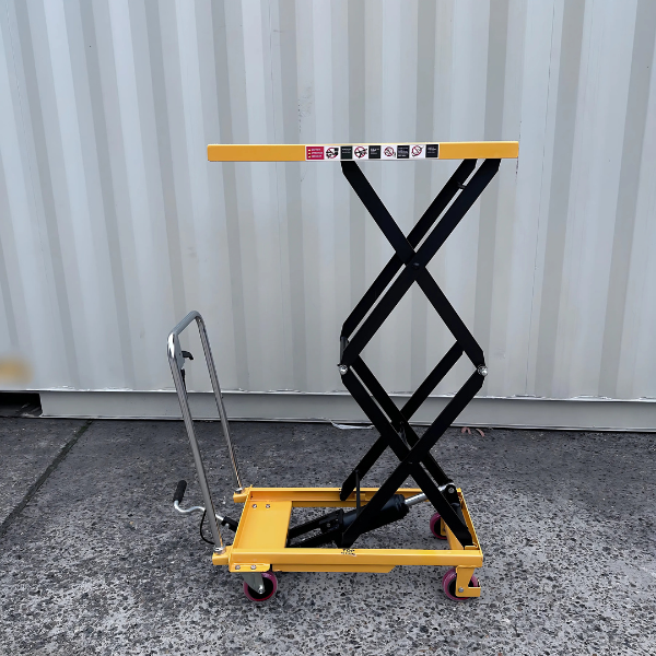 150 kg Hydraulic lift table (1260 mm high)