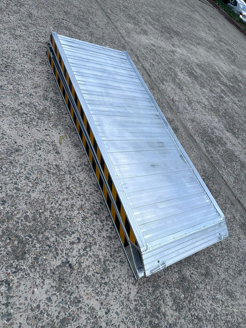 4m x 800mm 400kg Folding Walk Ramps