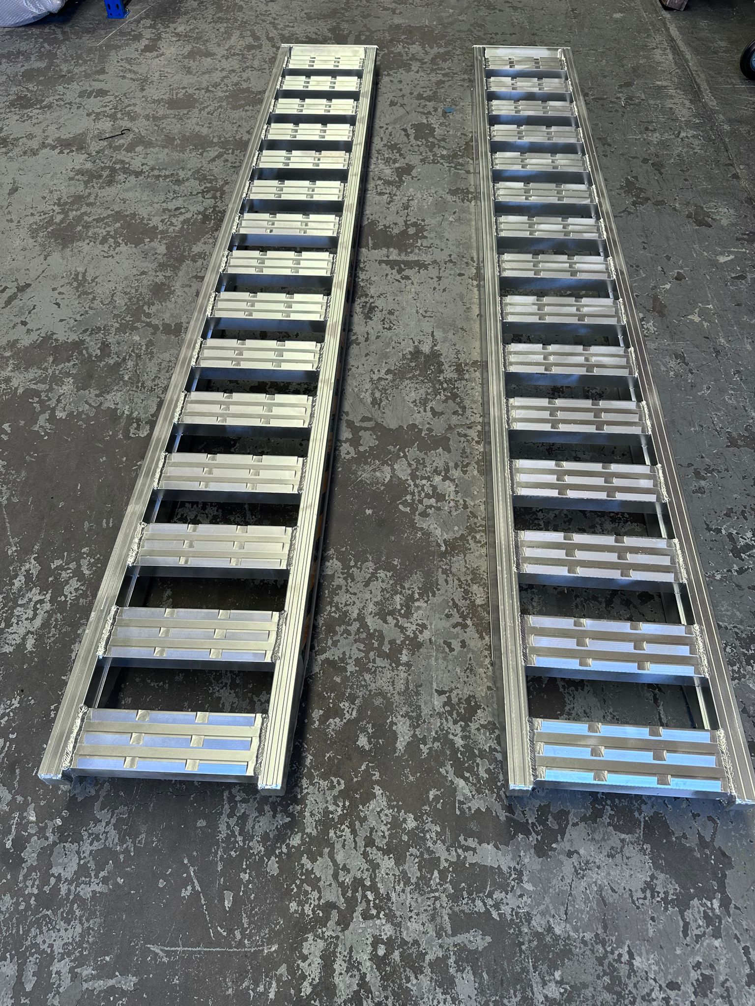 6-Tonne 4.2m x 620mm  Aluminium Loading Ramps (Serrated Bar)