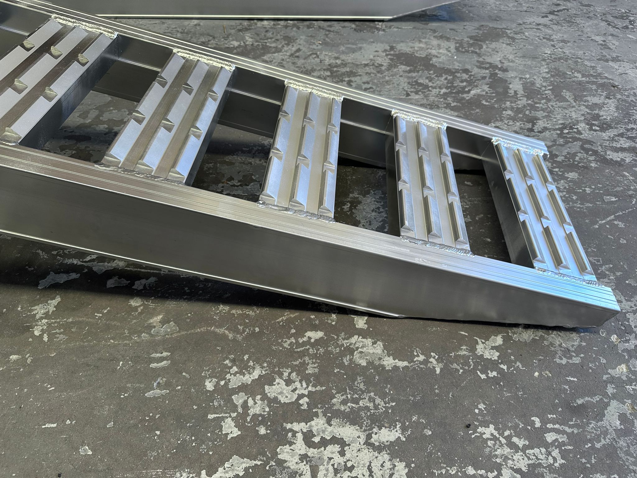 6-Tonne 4.2m x 620mm  Aluminium Loading Ramps (Serrated Bar)